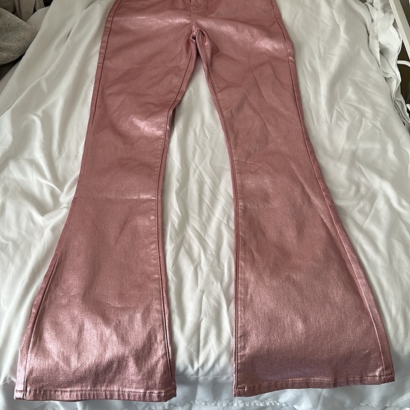 Edikted mid rise flare pants in metallic pink Size L - Picture 6 of 7